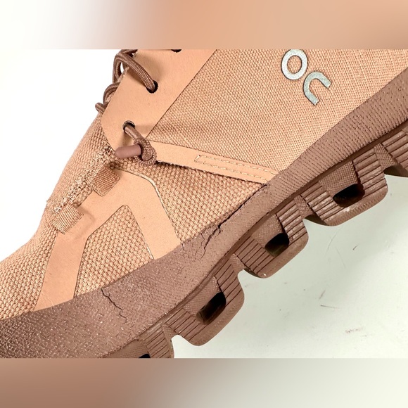 On Running Cloud Women's Running Shoes - Picture 4 of 16